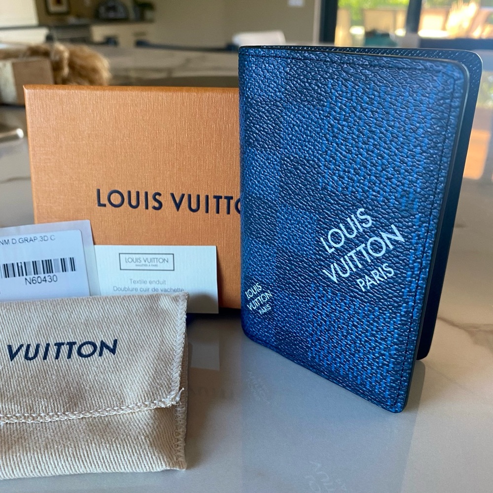 Louis Vuitton
Pocket Organizer Limited Edition Damier
Graphite 3D